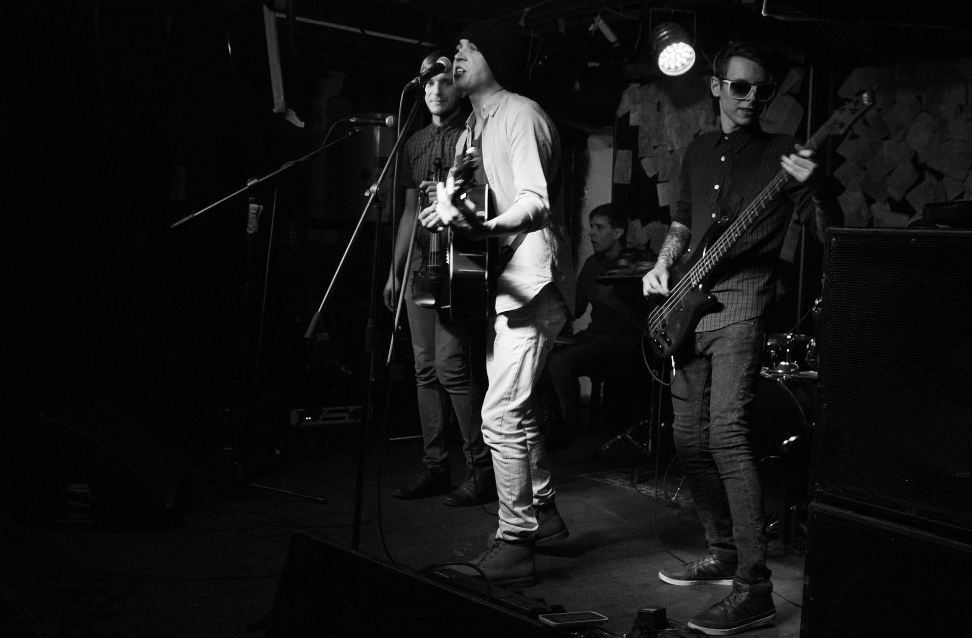 MUSIQUES AMPLIFIEES